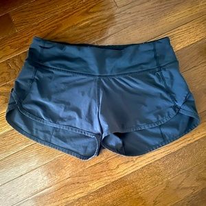 Lululemon Speedups 2.5” low rise